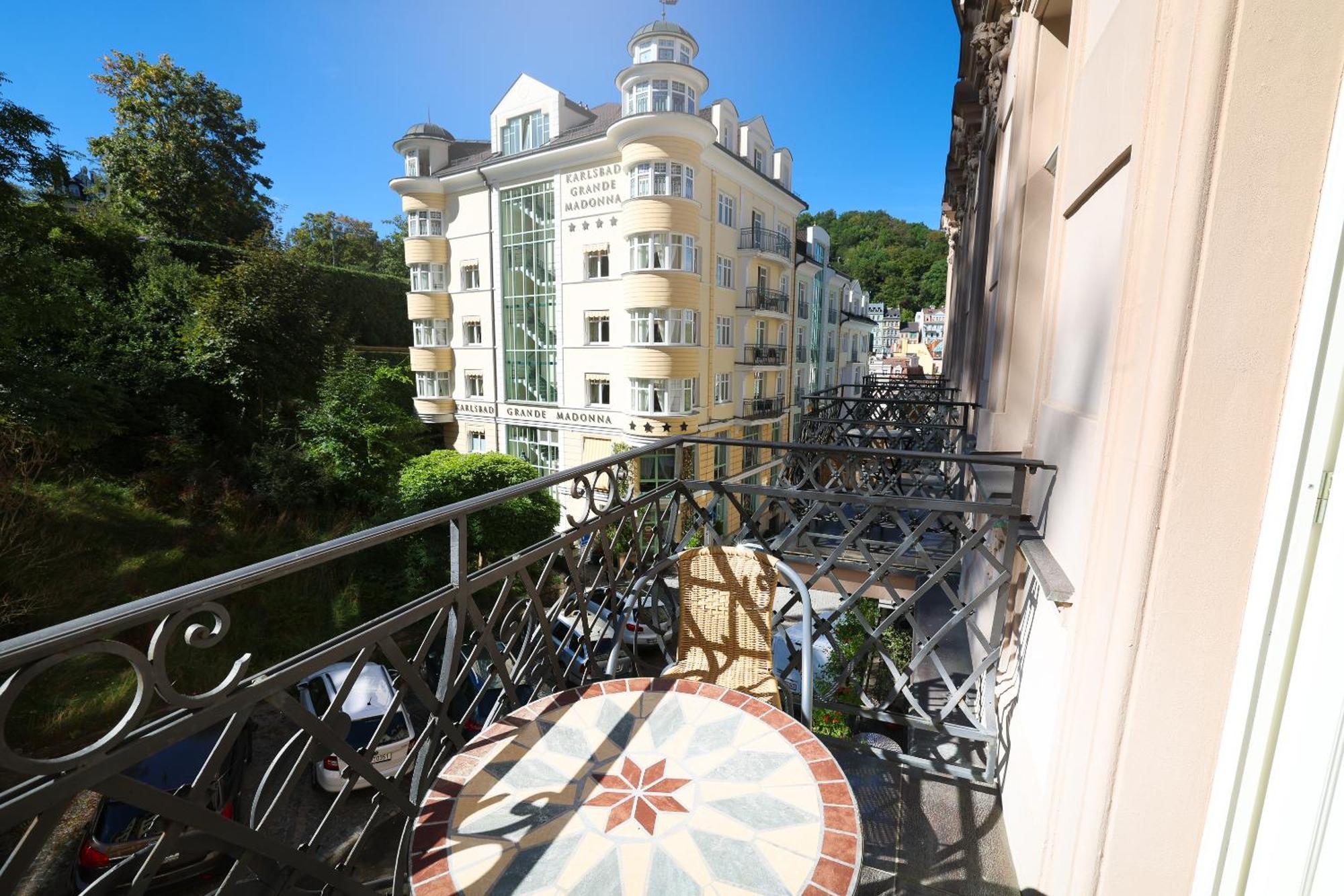 Boutique Hotel Ambiente ****+ Karlovy Vary Dış mekan fotoğraf