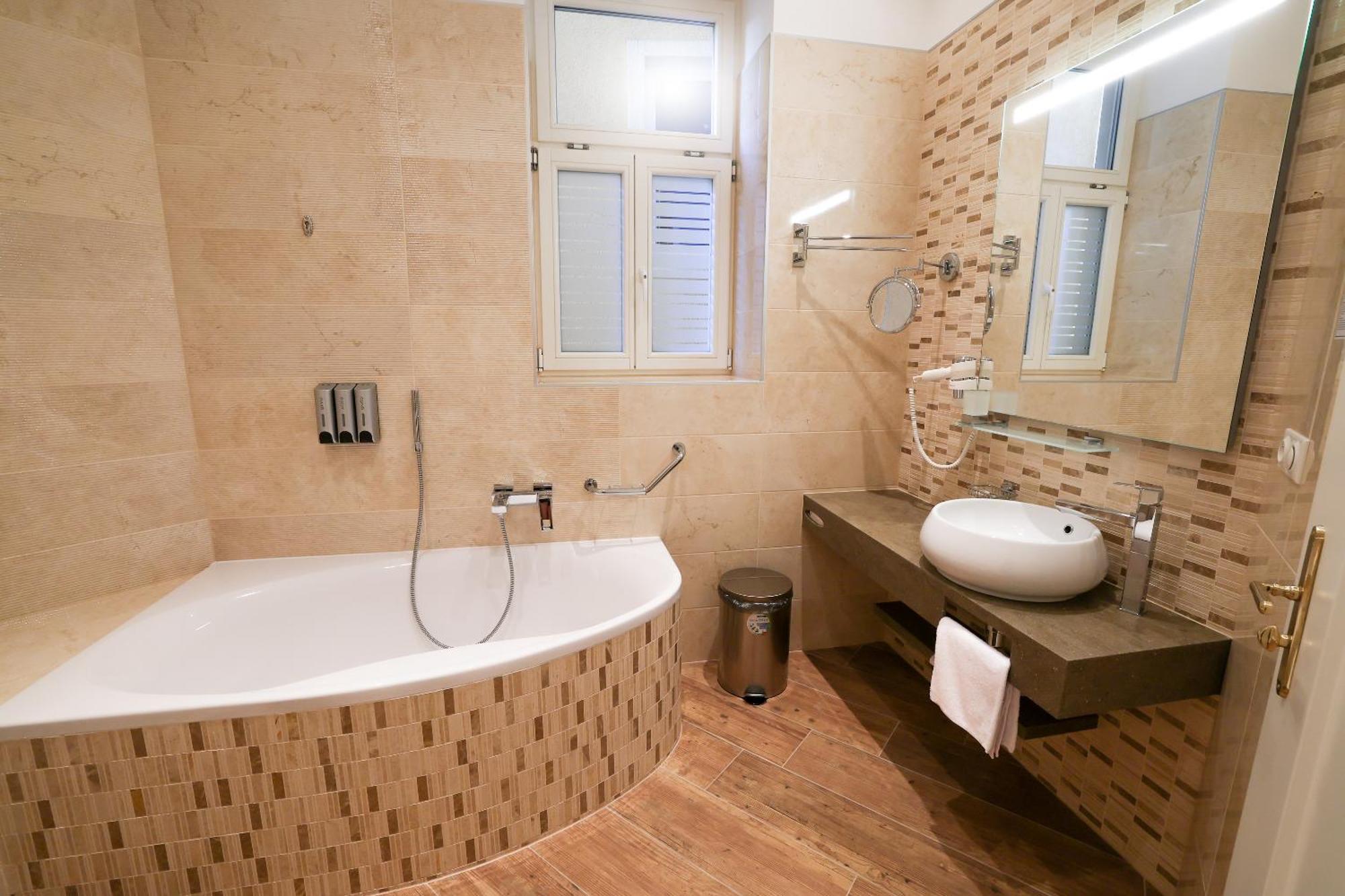 Boutique Hotel Ambiente ****+ Karlovy Vary Dış mekan fotoğraf